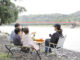 宇治川ピクニックを楽しむ家族の画像