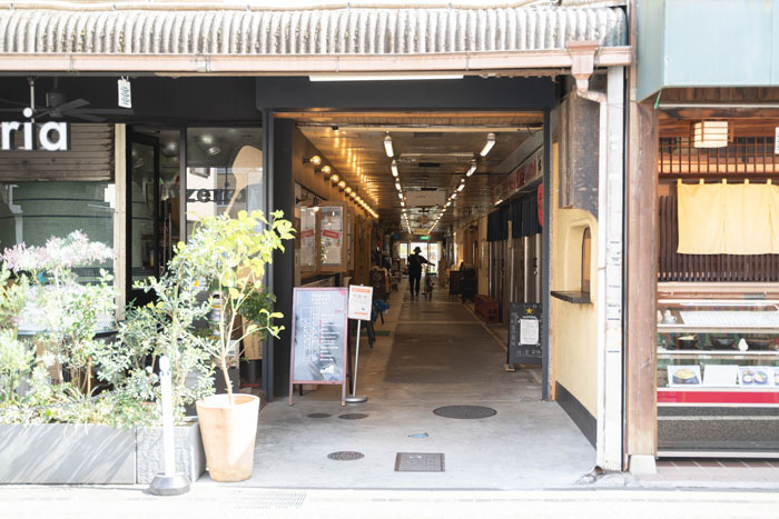 大阪屋マーケットの入口の画像