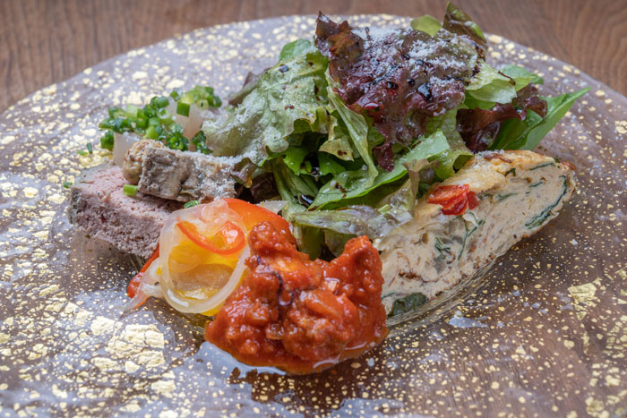 イルフィーコの「前菜の盛り合わせとサラダ」の画像