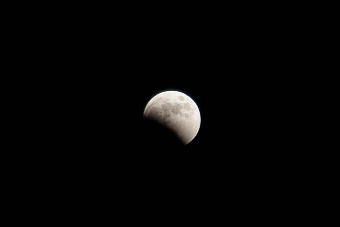 皆既月食（宇治市撮影18時半）の画像