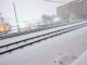 雪が積もった線路の画像