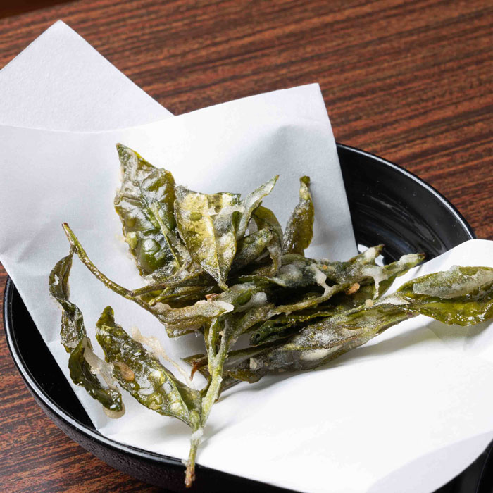 「和束家」茶葉の天ぷら完成画像