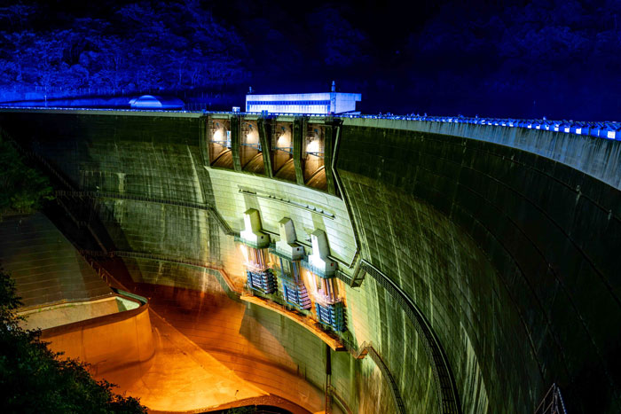 天ケ瀬ダムのライトアップ画像１