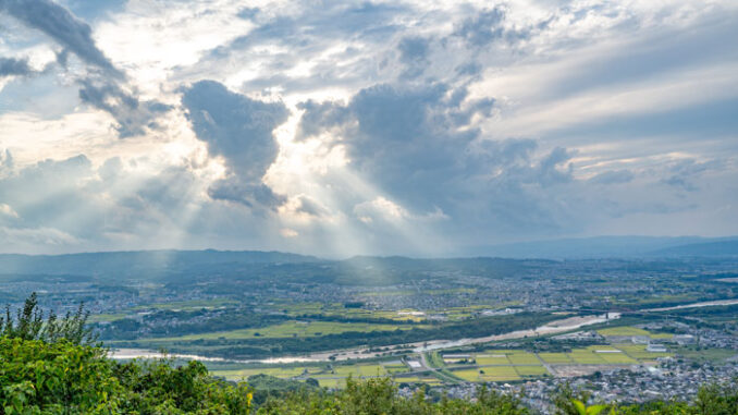 万灯呂山展望台からの夕方の景色