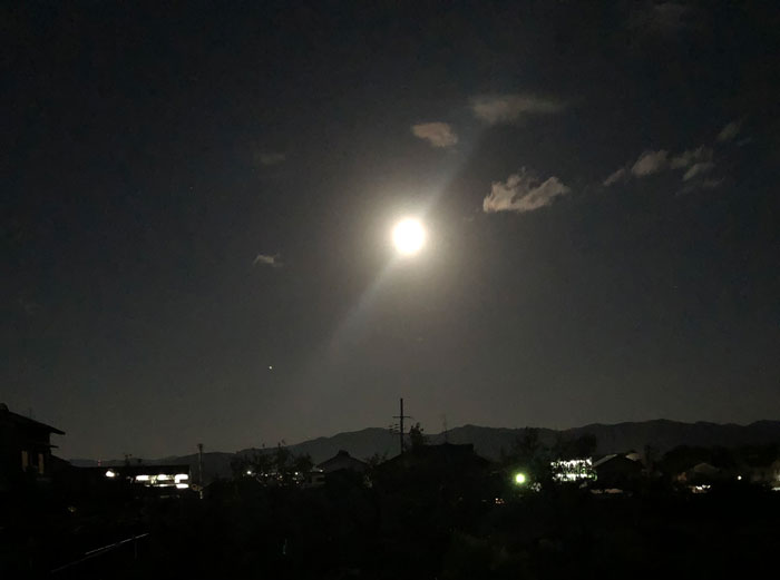 １０月の綺麗なお月様の画像
