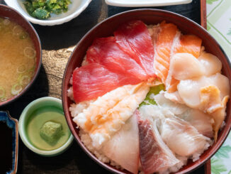 和風料理「ぴかる」の海鮮丼２
