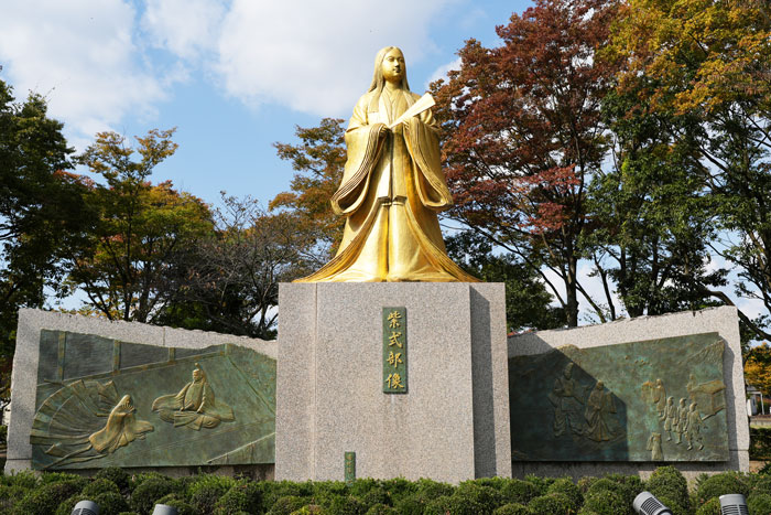 越前市の紫式部像