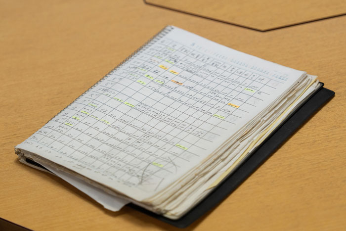 茶樹の記録が記されたノートの画像