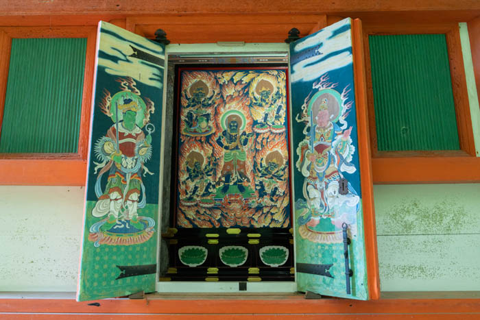 三重塔初層特別開扉中の「高雄山 岩船寺」の画像