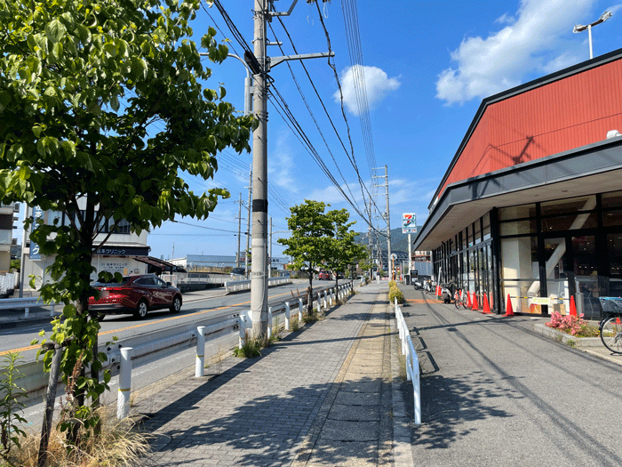 「コープ醍醐石田」前の通り（山科方面）の画像