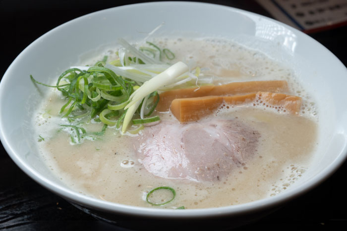 「炭火焼肉 チング」ランチラーメン画像１