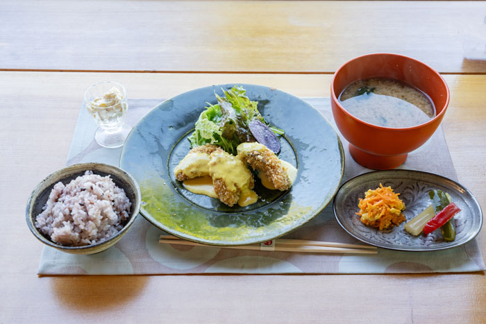 今月の中食ランチ／さばフライ カレーソースの画像１