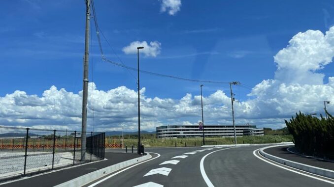 「ホームセンタームサシ 京都八幡店」裏の道路画像２