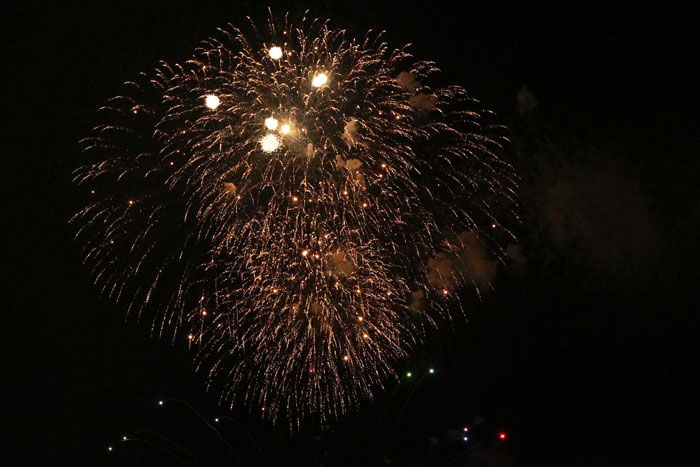 「大久保駐屯地 夏まつり」の花火の画像