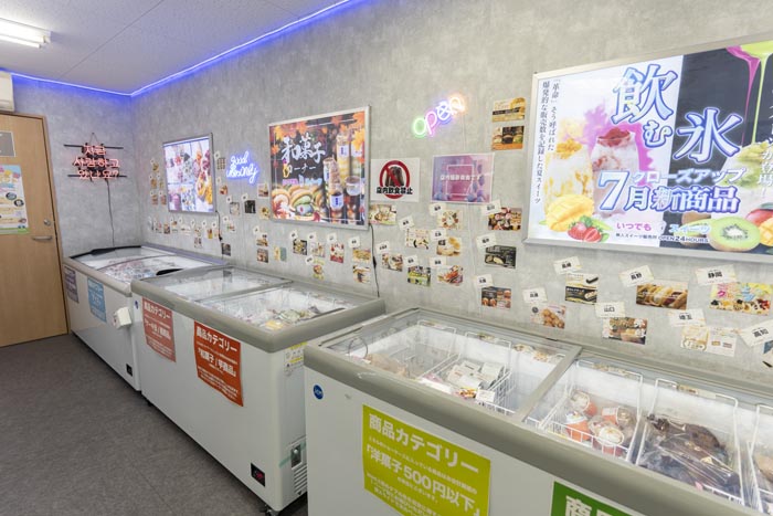 「２４時間スイーツ専門無人販売所 いつでもスイーツ京都宇治店」店内画像