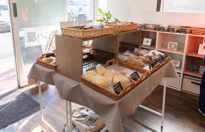 パン屋さん「Bakery mae（メイ）」の店内画像