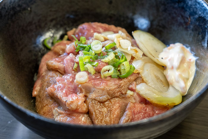 「肉匠 江渡蘭世」　ステーキ丼の画像１