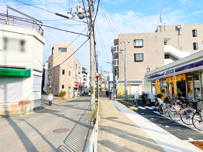 「ローソン 宇治小倉神楽田店」前の通りの画像