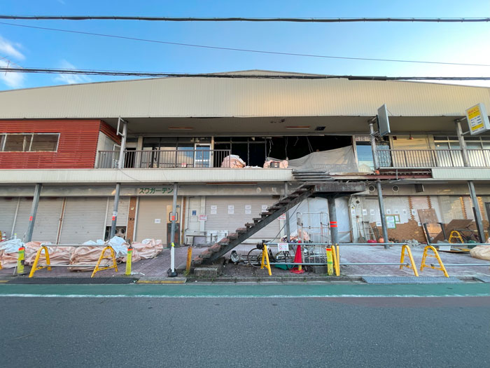 「スーパーツジトミ 京田辺店」があった建物解体工事の画像