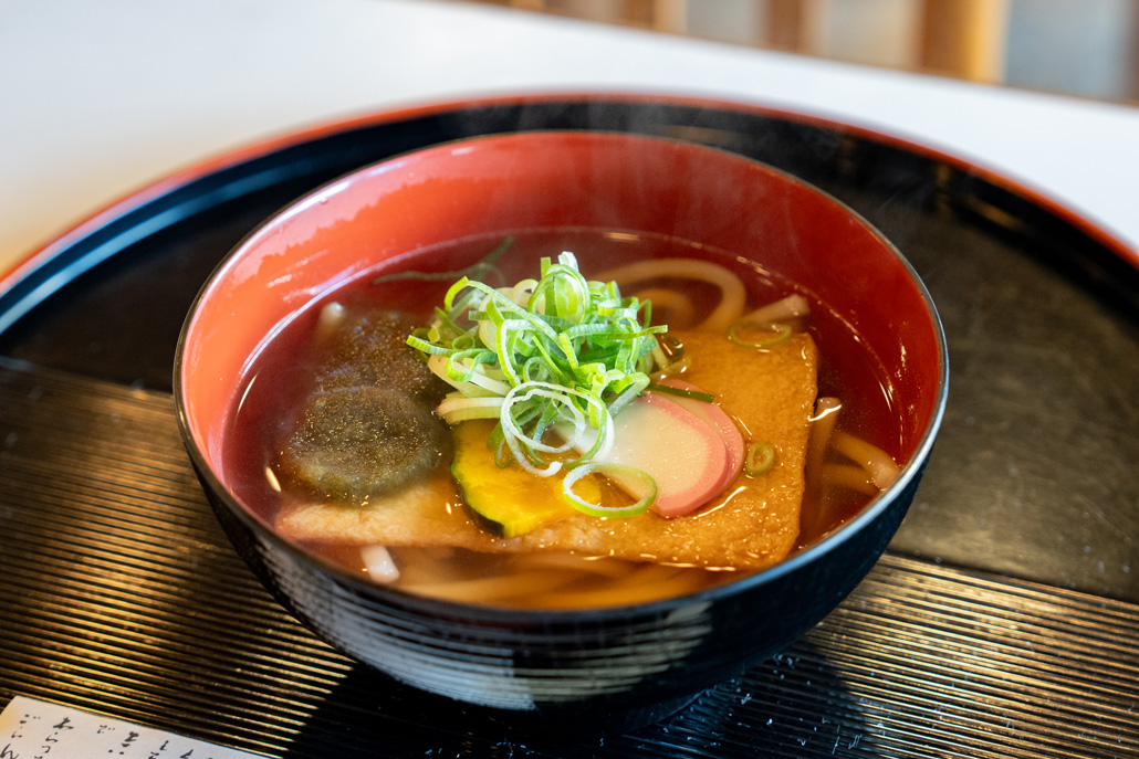 「石翠亭」で「厄除けうどん」の画像