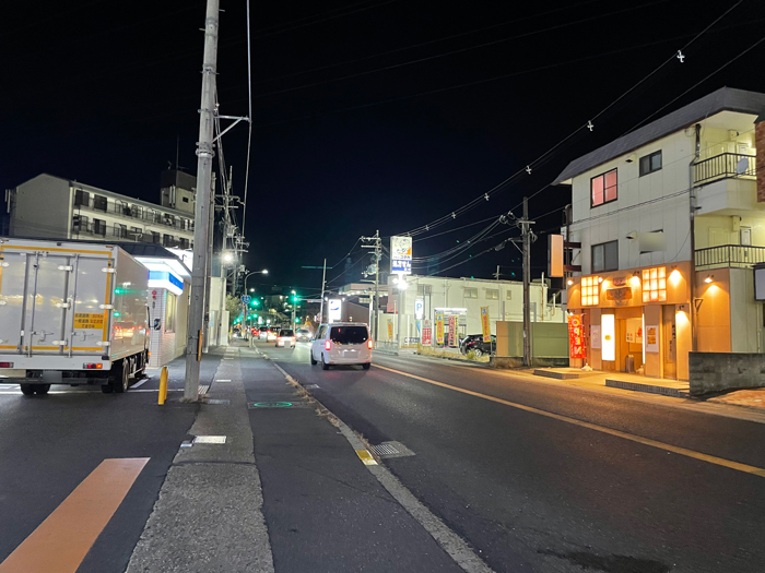 炭火焼 焼鳥「縁」店舗前の通りの画像