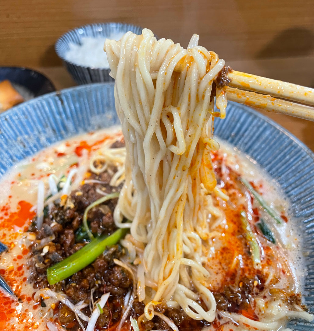 「屋号がない！担々麺 六地蔵店」　担々麺の画像２