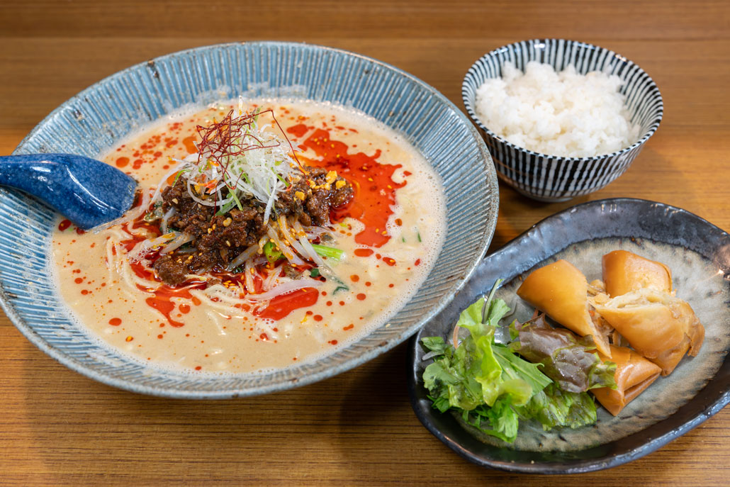 「屋号がない！担々麺 六地蔵店」ランチ画像１