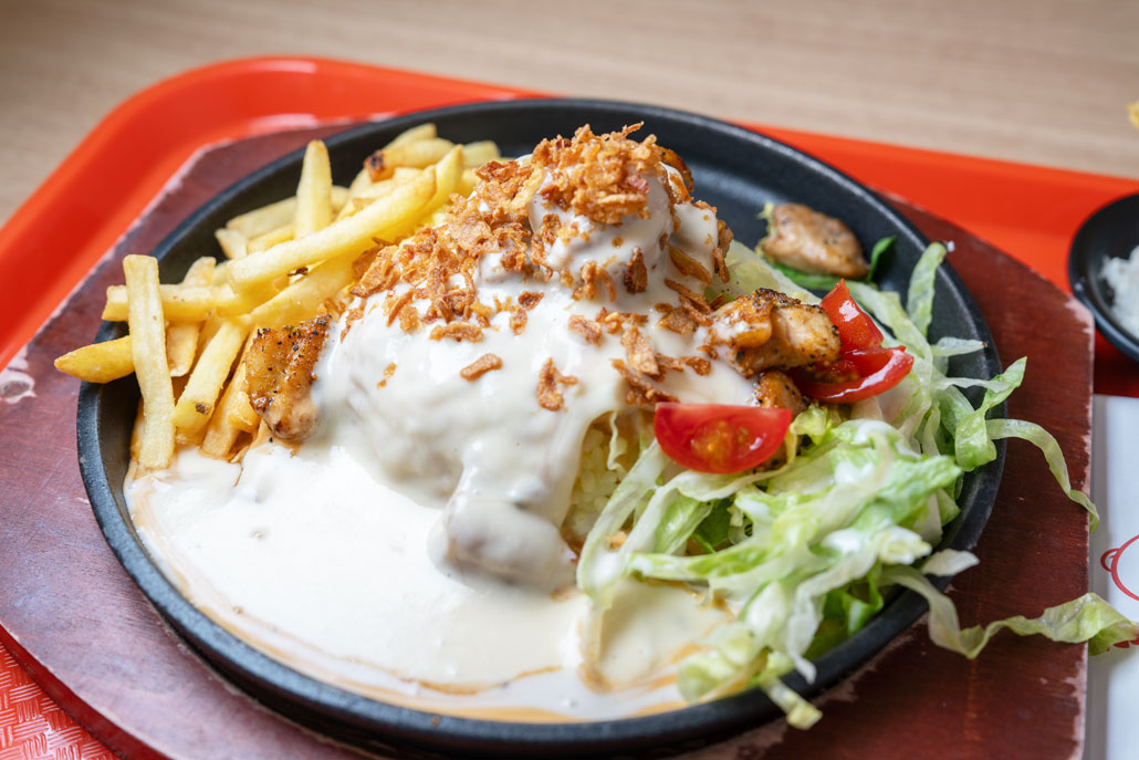 オーバーライス専門店「Rice Over Alls（ライスオーバーオールズ）」の画像