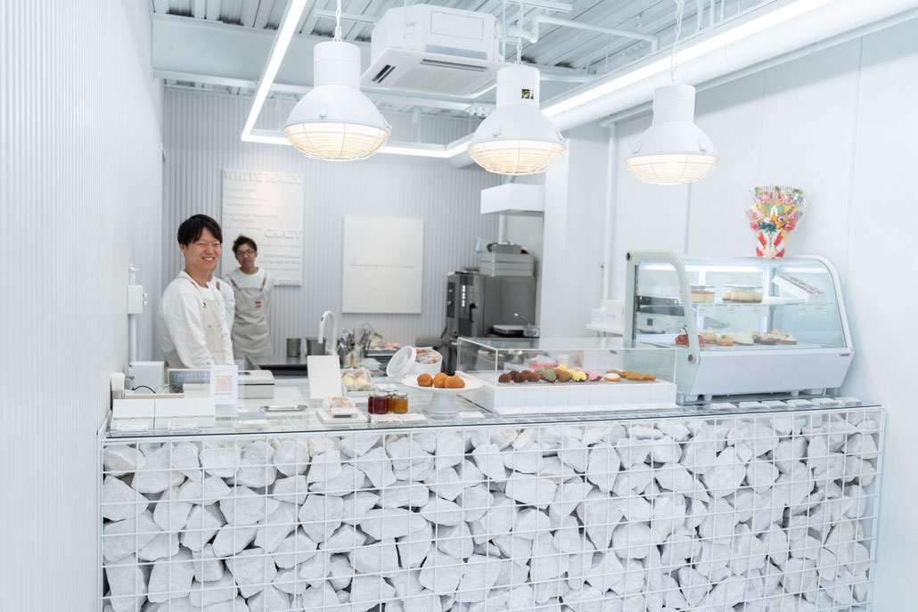 「WHITE MAGIC SWEETS&Co」店内