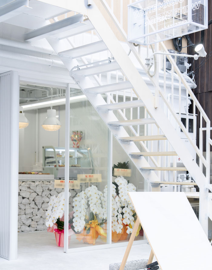 WHITE MAGIC SWEETS&Co」外観画像