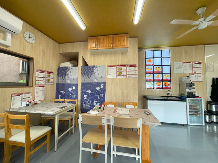 カラフル餃子の店内画像