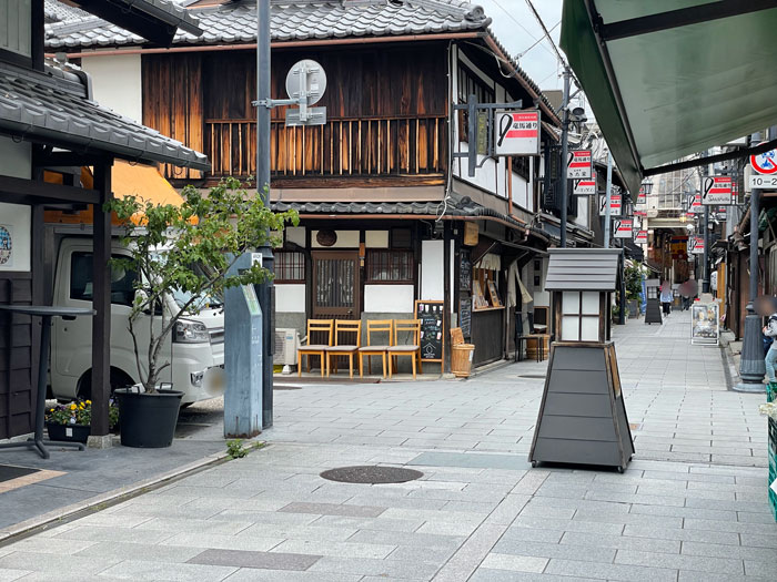 テイクアウト専門スイーツショップ「WHITE MAGIC SWEETS & Co」場所画像１