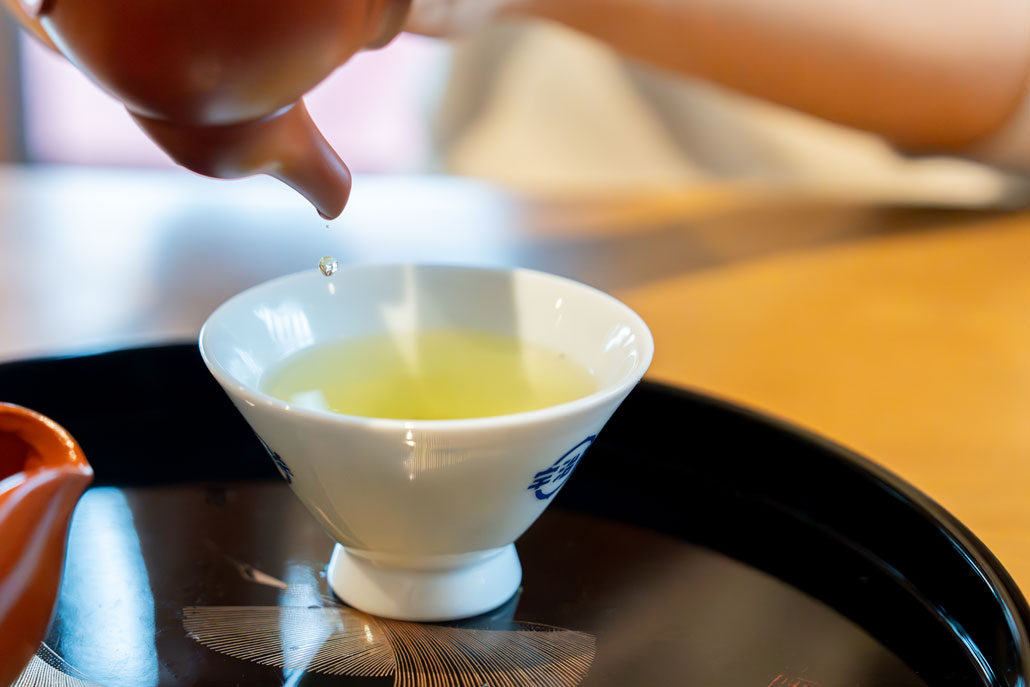 宇治煎茶の淹れ方体験（菓子付）の画像２