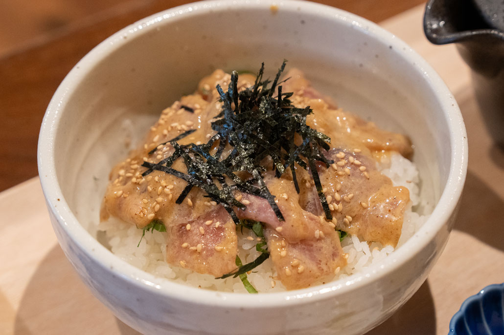 「宇治茶漬け とと兎」　マグロのごまだれ茶漬けの画像２