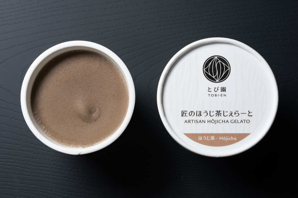 「とび園（TOBI‐EN）」のほうじ茶ジェラートのアップ画像