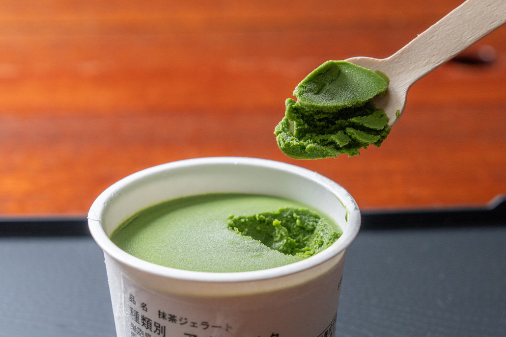 「とび園（TOBI‐EN）」の抹茶ジェラートのアップ画像