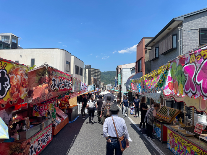 あがた祭開催時の宇治橋通りの画像