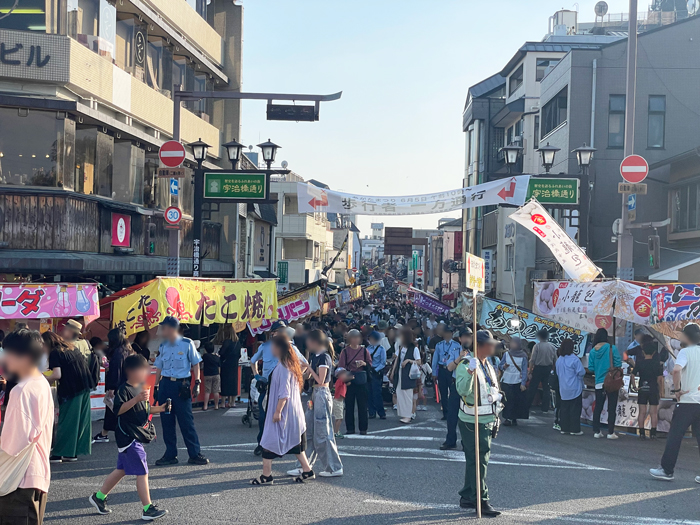 あがた祭の夕方の様子（宇治橋通り商店街）の画像