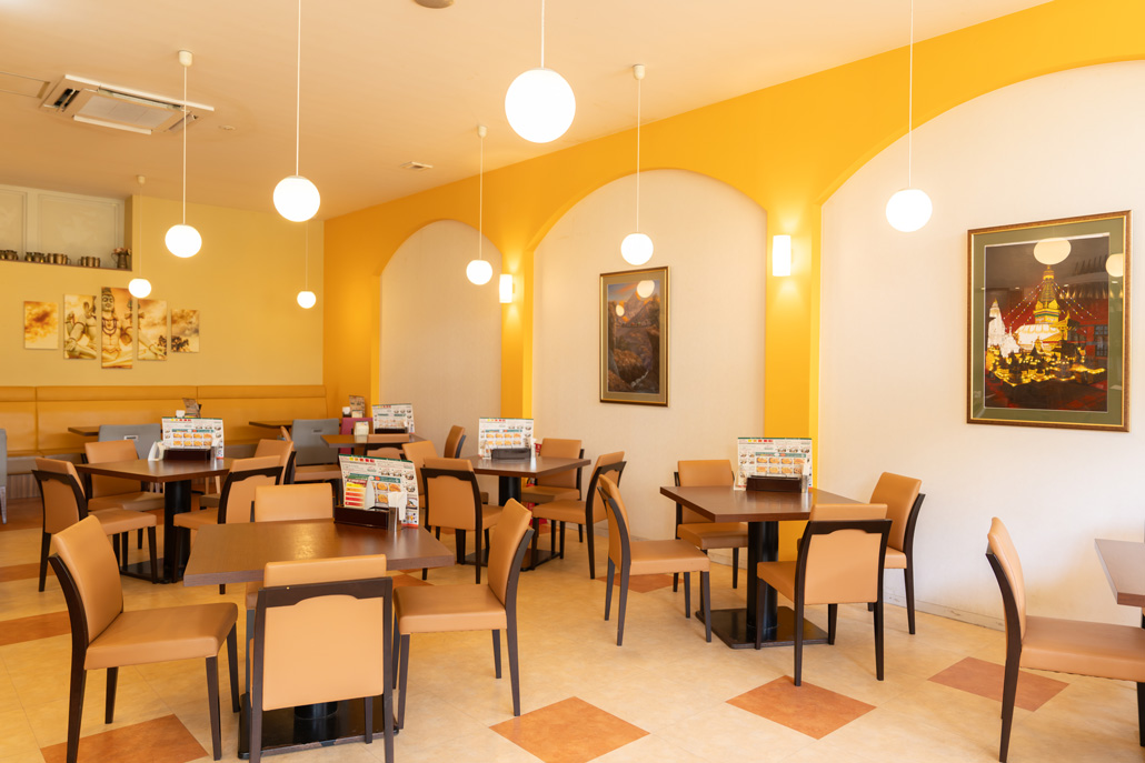「CURRY DINING SHAHI（カリーダイニング サヒ）」店内画像