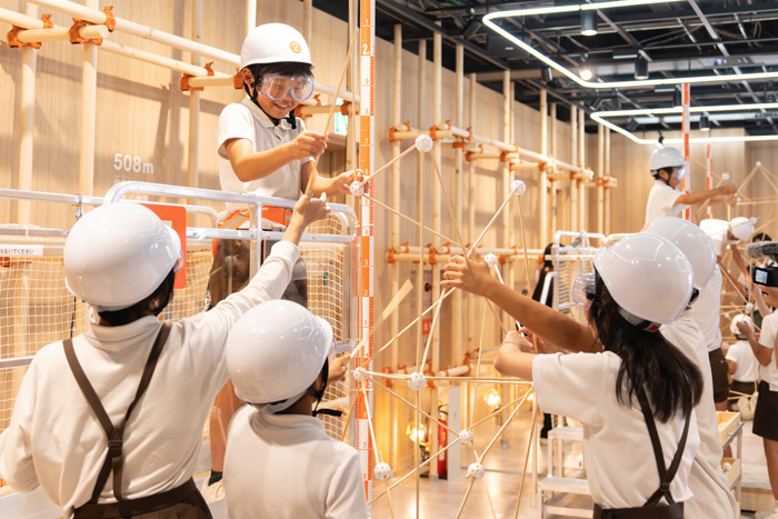 ２メートルタワー建築の画像