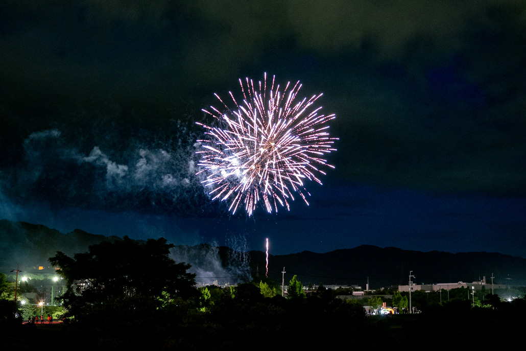 「宇治駐屯地納涼夏祭り」きれいな花火の画像