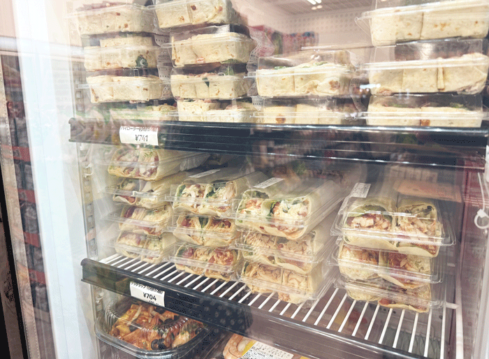 「CostGo ガーデンモール木津川店」ラップサンドなどの画像