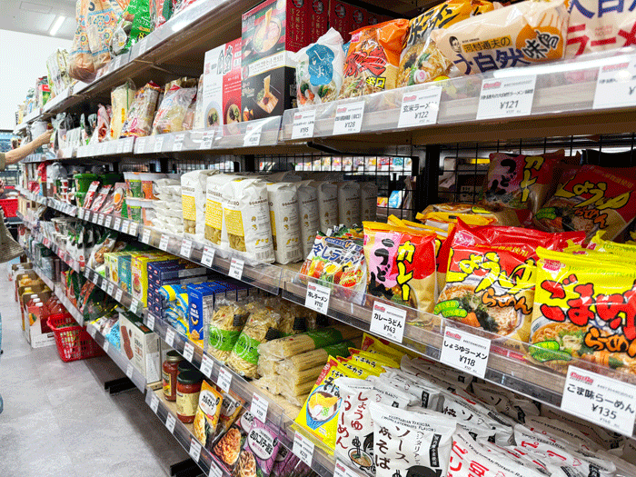 「CostGo ガーデンモール木津川店」店内画像