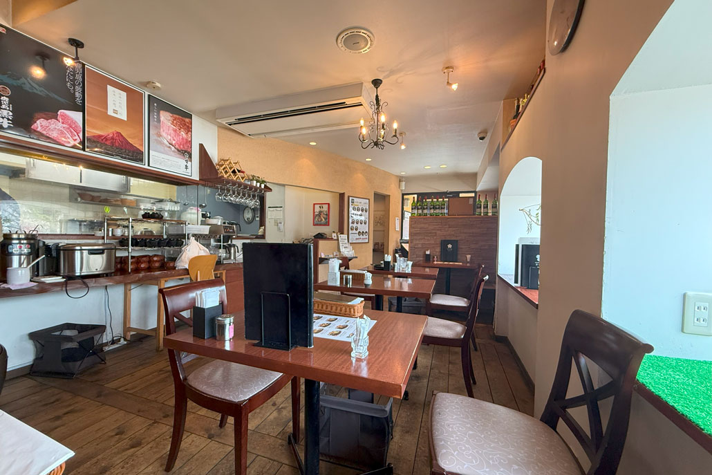 「さくら亭」の店内画像１