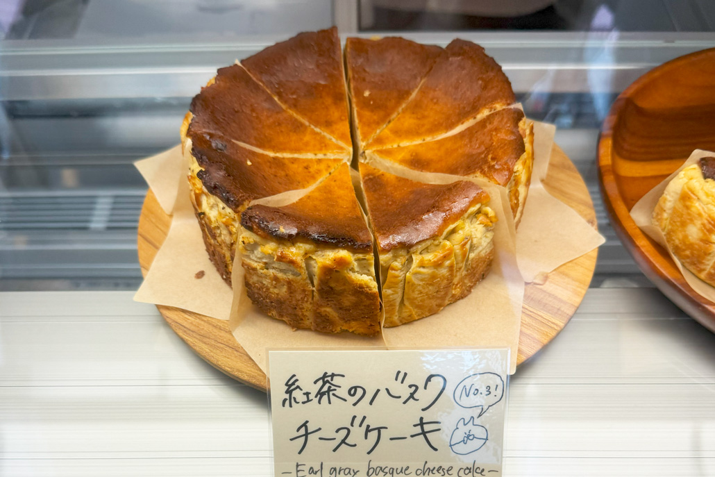 バスクチーズケーキのお店「sammo（サモ）」のショーケース画像２