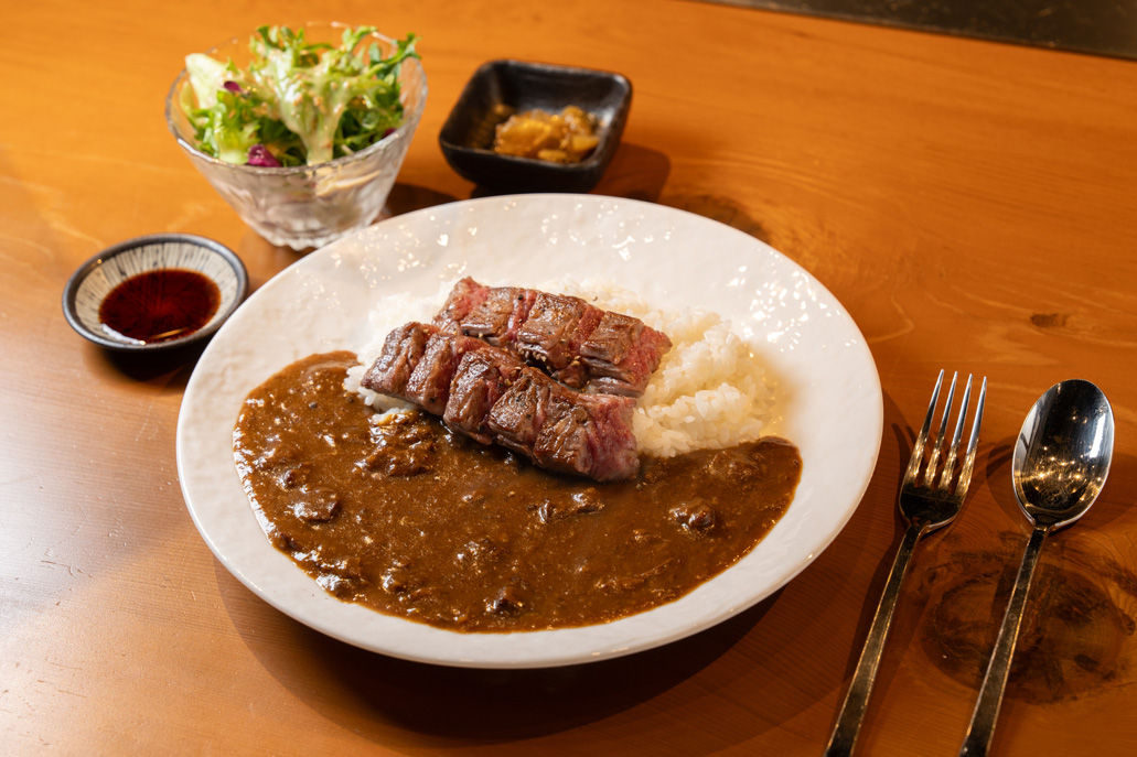 鉄板焼 ひがしまる。　週末限定カレーの画像１