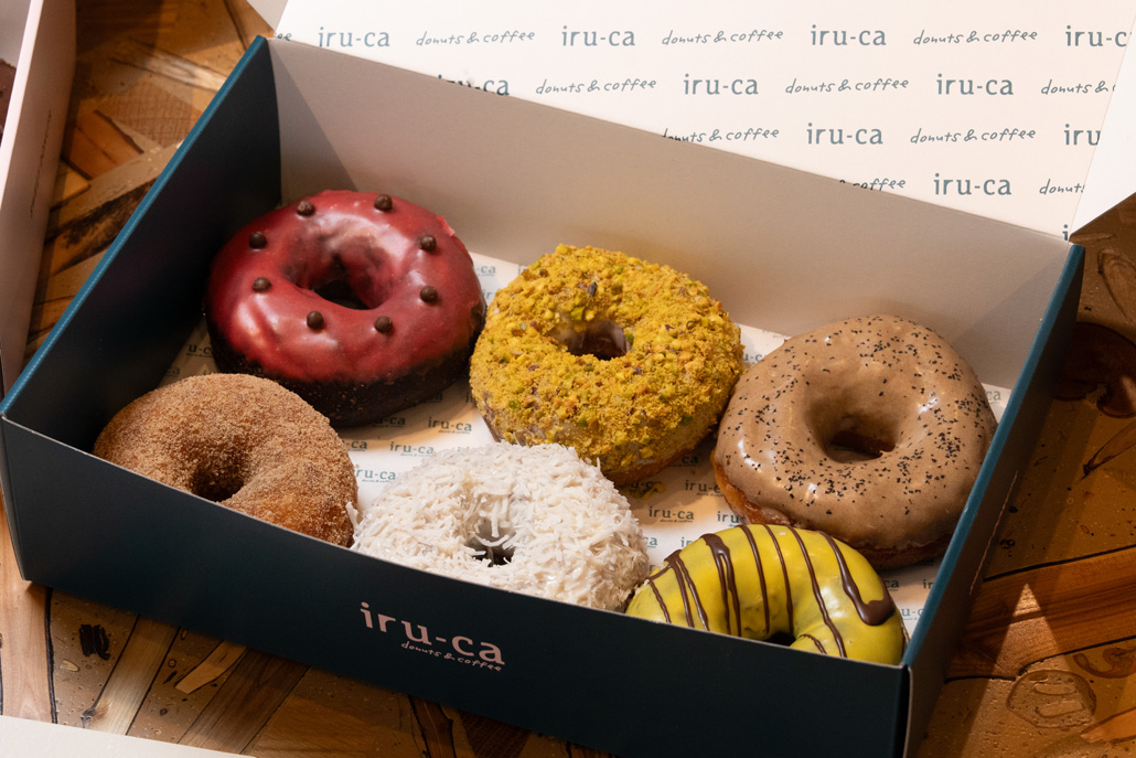 「iru-ca donuts & coffee（イルカ ドーナツ＆コーヒー）」のドーナツ画像１