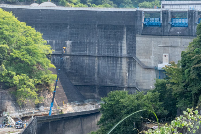 ダム直下の広場の現在の様子画像