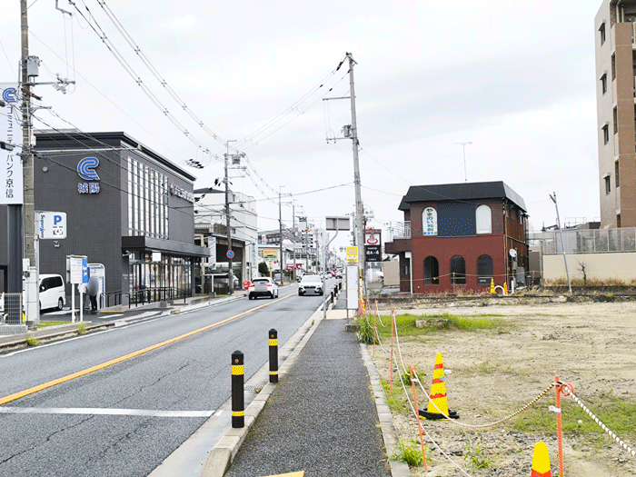 「イズミヤ 大久保店」駐車場の跡地前（京都市方面）の画像