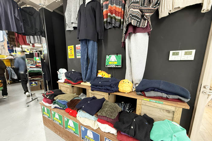 「3peace京都古着卸売倉庫」の店内画像２